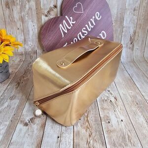 Makeup bag